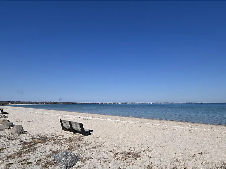 5270 Nassau Point Rd — Photo 25