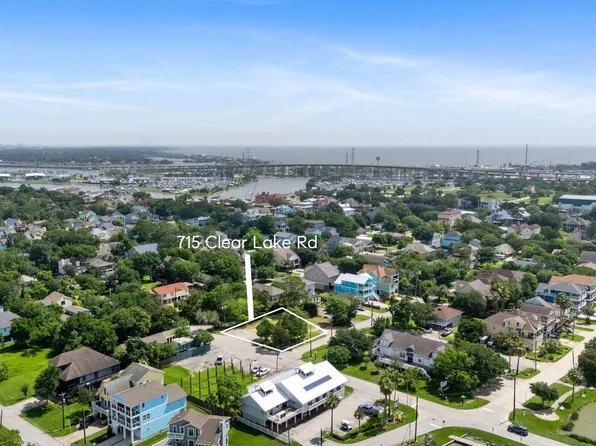 715 Clear Lake Rd, Kemah, TX 77565