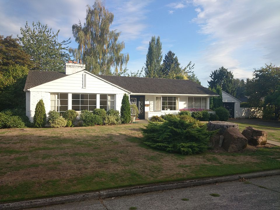 2nd image of 5536 Coniston Rd NE