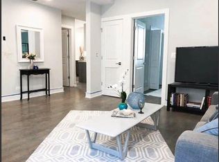 2626 N Rockwell St #3RMB, Chicago, IL 60647