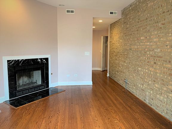 3rd image of 818 W Sunnyside Ave APT 3B