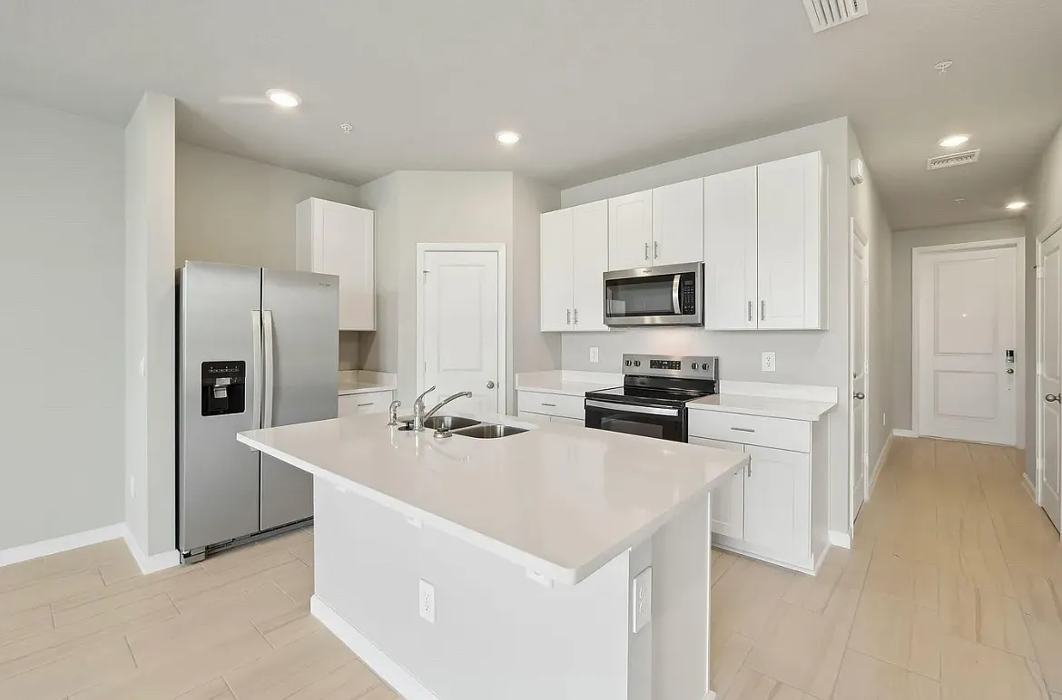 3 bed, 2.5 bath, 1486 sqft, $2,375 — Photo 3