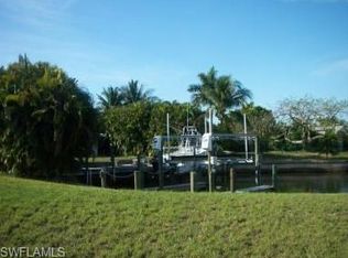 15346 Myrtle St, Fort Myers, FL 33908