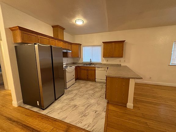 4th image of 4656 12th Ave