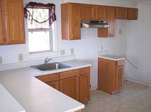 2nd image of 2631 Winding Way Dr