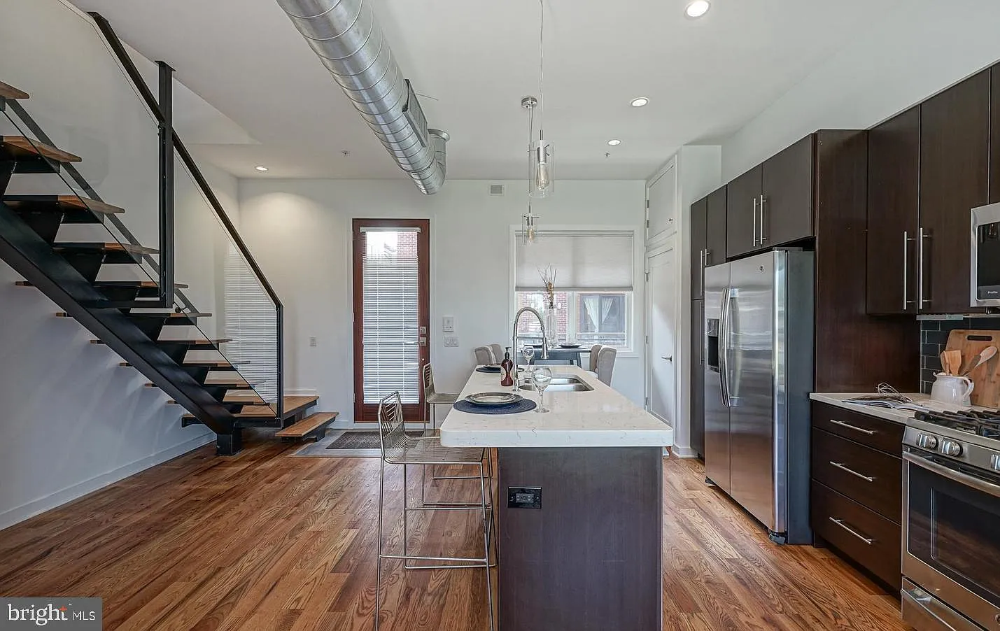 2 bed, 2.5 bath, 1092 sqft, $3,000 — Photo 4