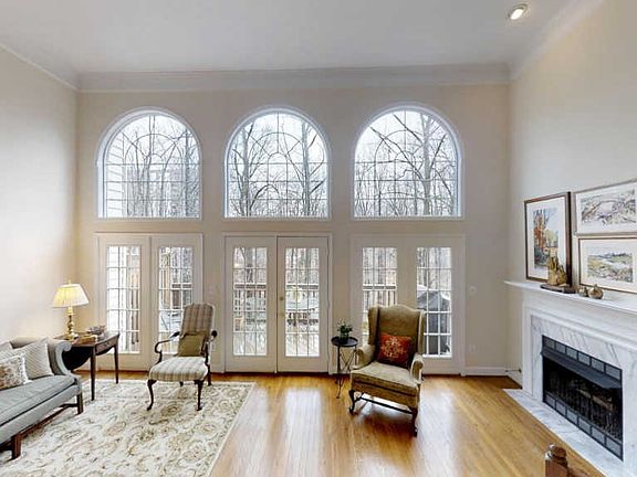 3rd image of 2523 Gadsby Pl