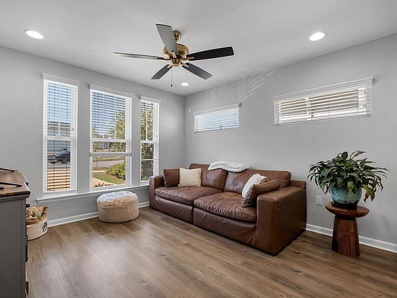 4th image of 3615 Meadow Vista Ln