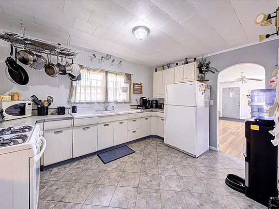 3rd image of 1-40 Summit Ave #1