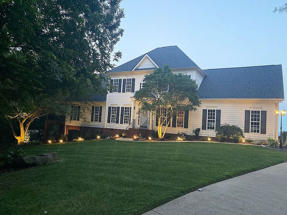 1st image of 8902 Terrace Falls Dr