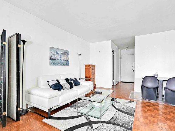 4th image of 117 E 57th St APT 38F
