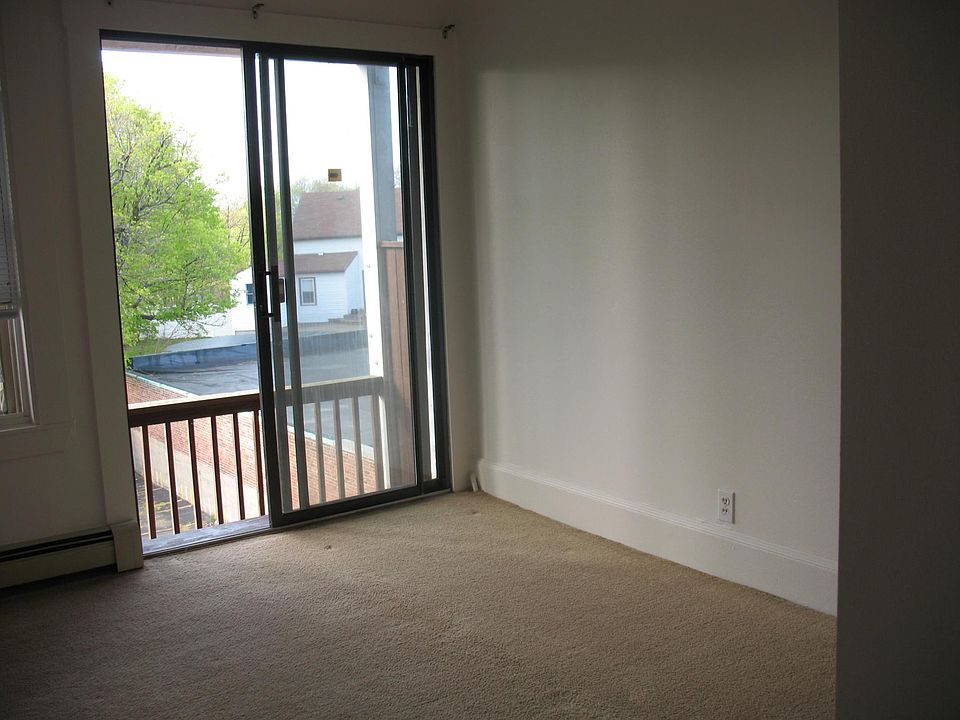 2nd image of 125 Water St