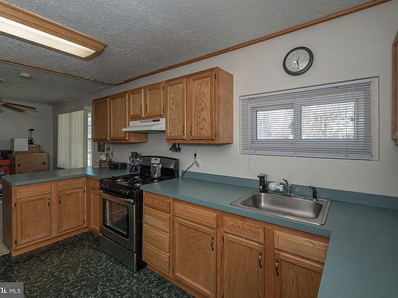 4th image of 13 Marlin Dr