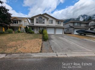 65895 Park Ave #B, Hope, BC V0X1L1