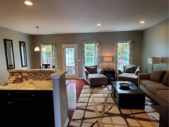 2nd image of 4223 Arthur Ct
