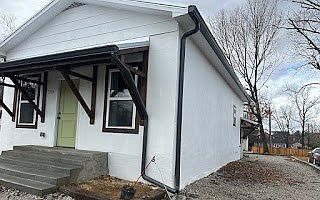 2nd image of 1306 N Dixie Ave