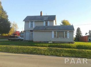 22 W Hickory St, Canton, IL 61520