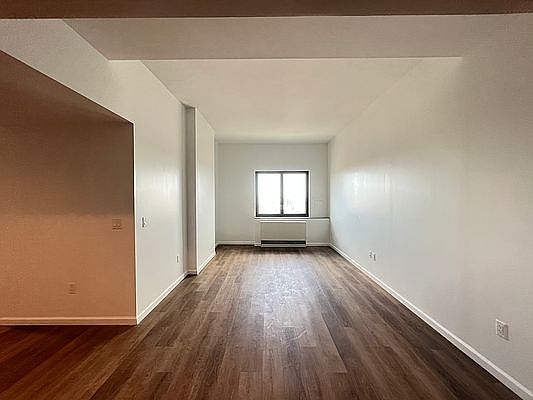 3rd image of 230 W 126th St #26G