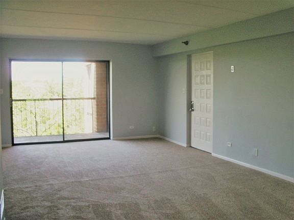 3rd image of 5970 Lake Bluff Dr Unit 702