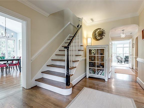 2nd image of 25 Twin Lake Ln