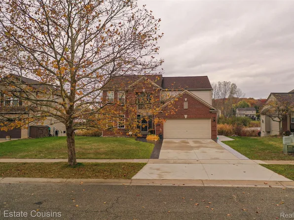 393 Deer Path Trl, Waterford, MI 48327