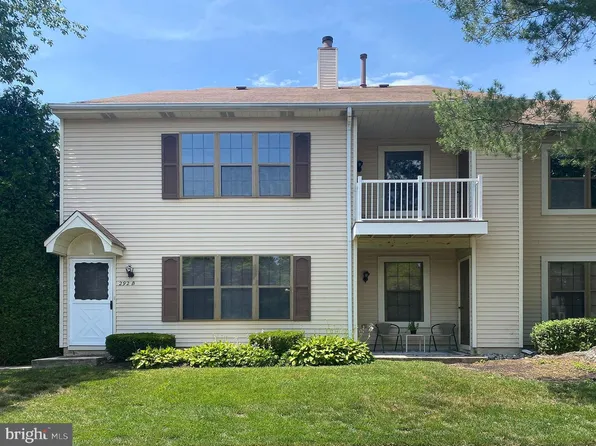 292 Everly Ct, Mount Laurel, NJ 08054
