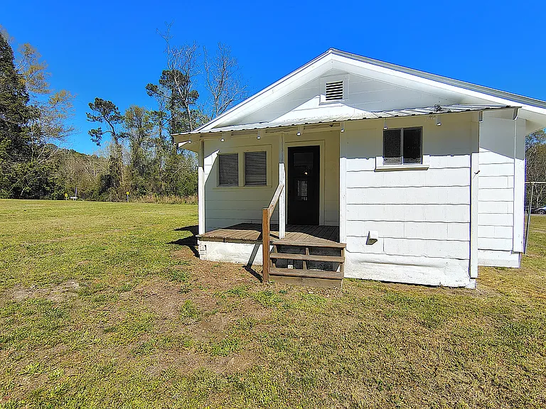 65 Rock Hill Rd — Photo 20