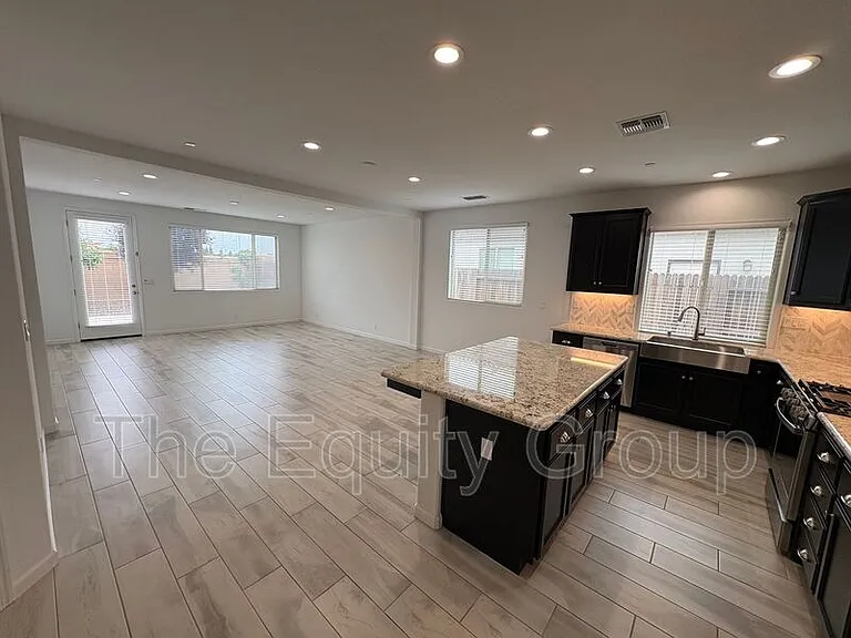 1336 W Porter Ct — Photo 28