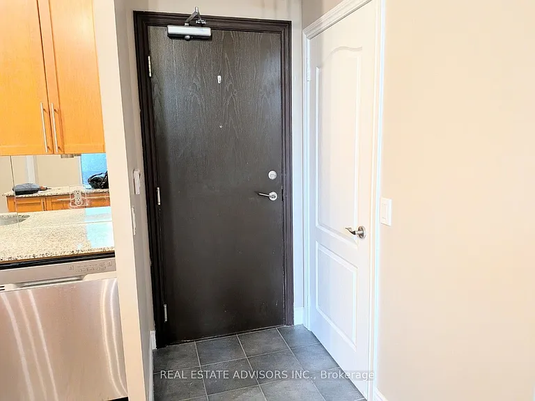 1103 Leslie St #101 — Photo 6