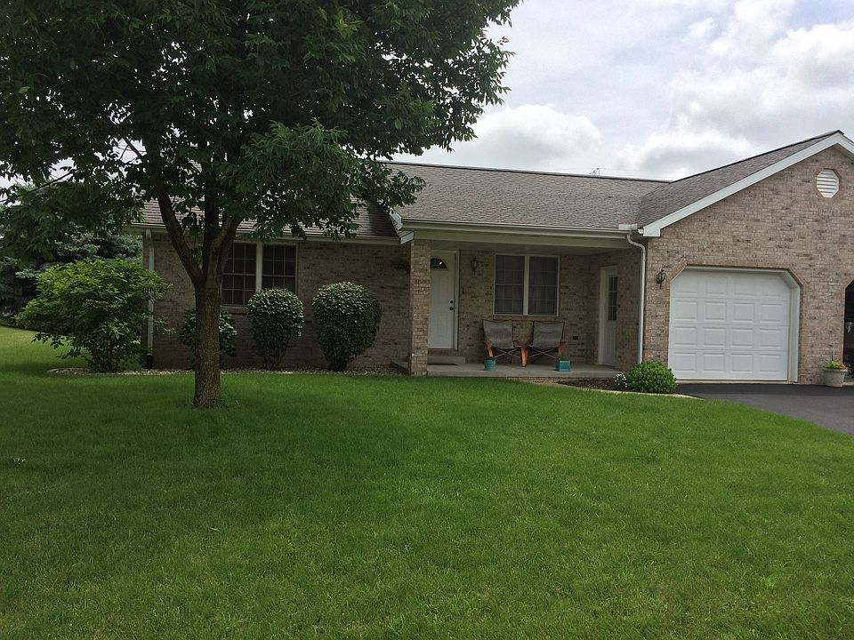 1st image of 214 N Rebecca Ave