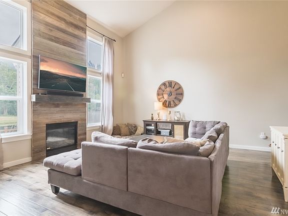 5th image of 11020 185th Ave E