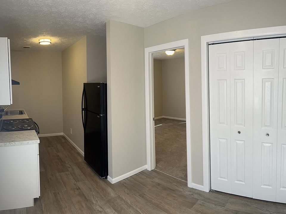 One bed, one bath kitchen