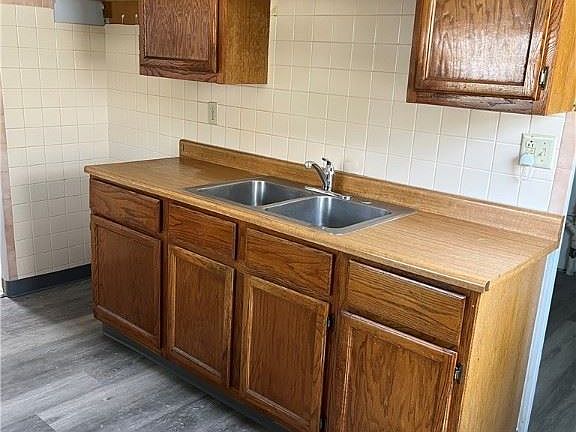 3rd image of 6313 Flowerdale Ave