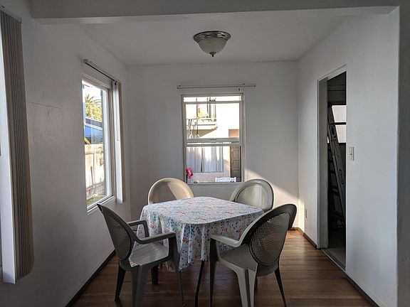 4th image of 1827 Hornblend St