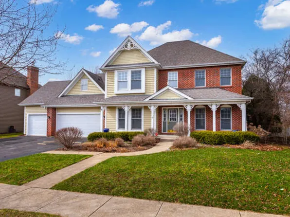 40W046 Carl Sandburg Rd, St Charles, IL 60175