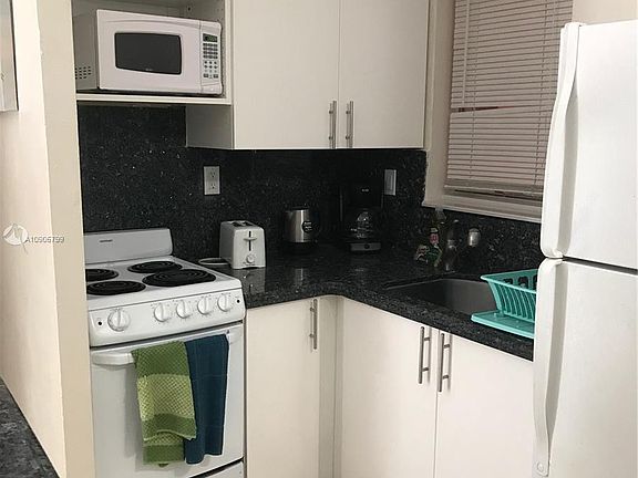 5th image of 251 172nd St #110