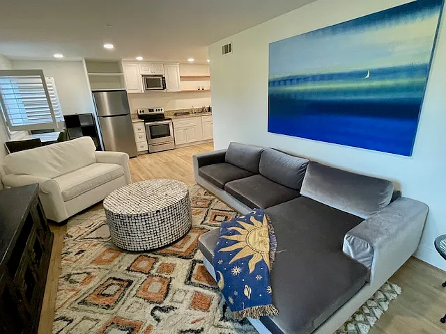 La Costa Ave — Photo 1