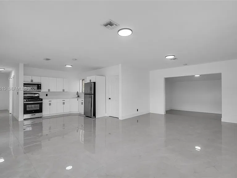 1000 NW 198th St — Photo 14