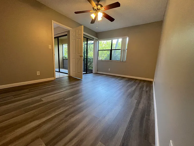 2967 Riverside Dr #109 — Photo 8