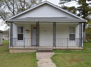 607 Maple St, Benton, IL 62999