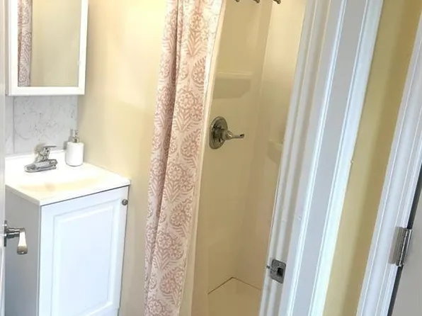 22 Liberty Avenue image 6 of 7