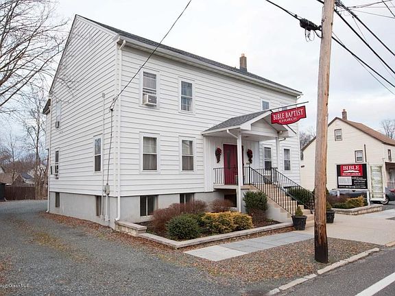 4th image of 8 Magnolia Ave