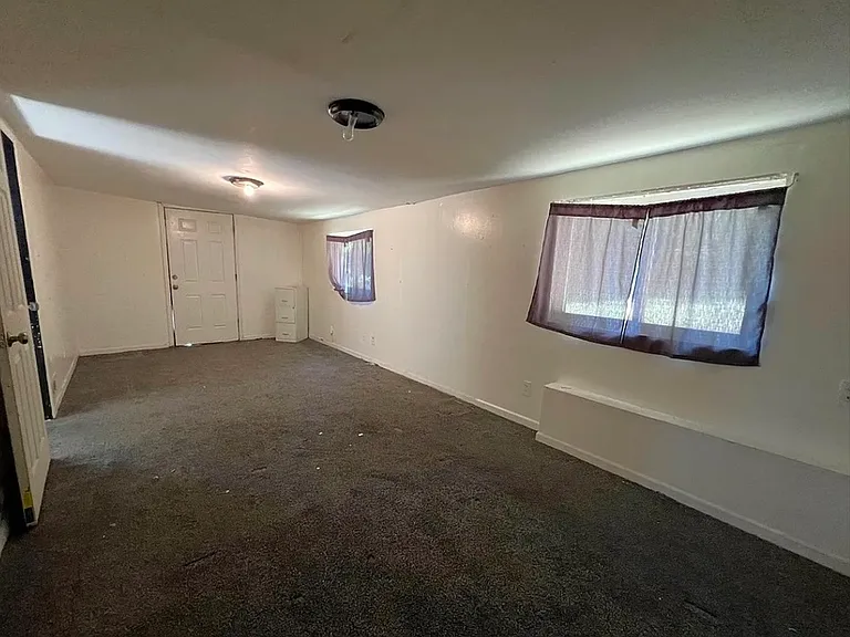 7202 Sapphire Ave — Photo 8