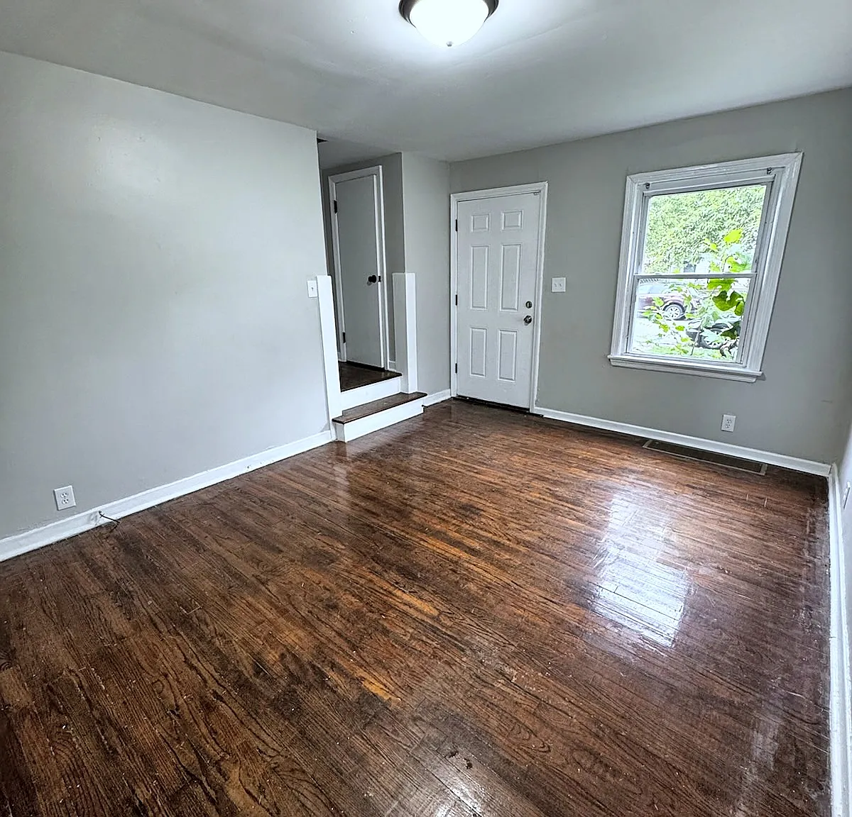 2 bed, $1,300 — Photo 4