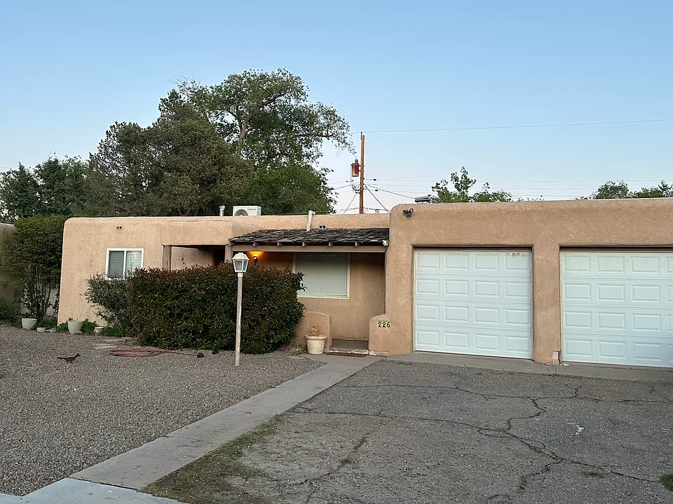 226 Sierra Pl NE