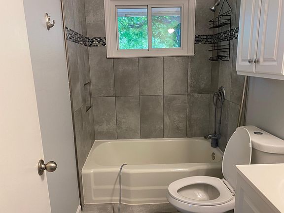 3rd image of 3716 Crestview Dr SE