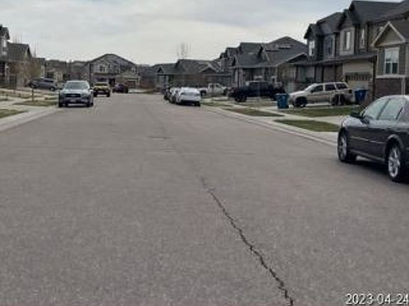 Exterior Neighborhood (street photo)