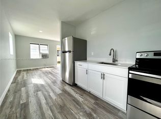 830 NW 7th St #4, Hallandale, FL 33009