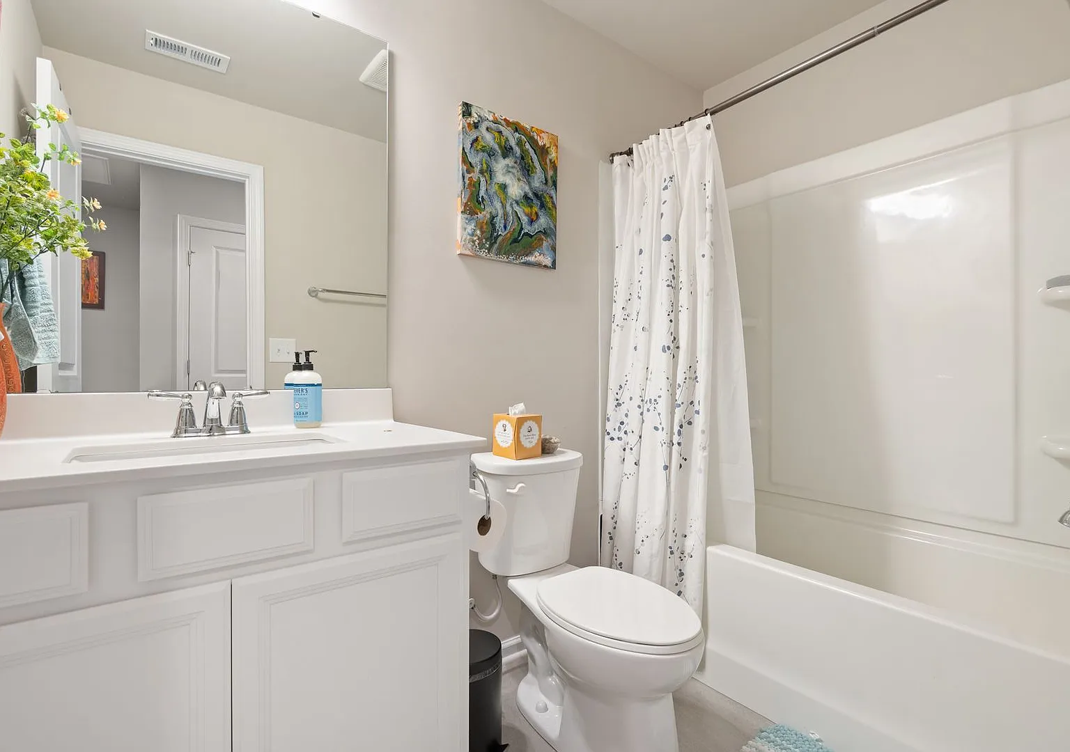 Available December 1st! Spacious 4-bedroom, 3.5-bath home townhouse in Cary! — Photo 4