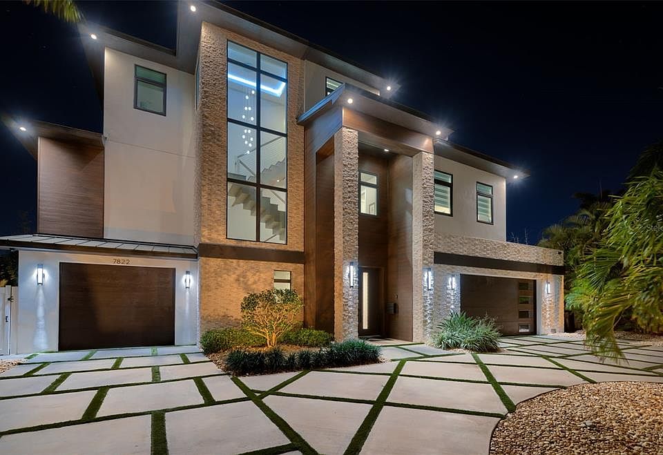 1st image of 7822 CAUSEWAY BOULEVARD S